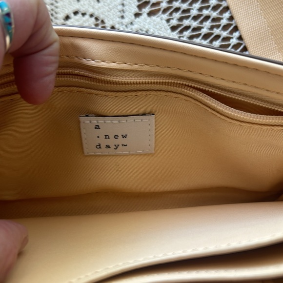 A New Day crossbody soft yellow phone purse - Picture 4 of 4